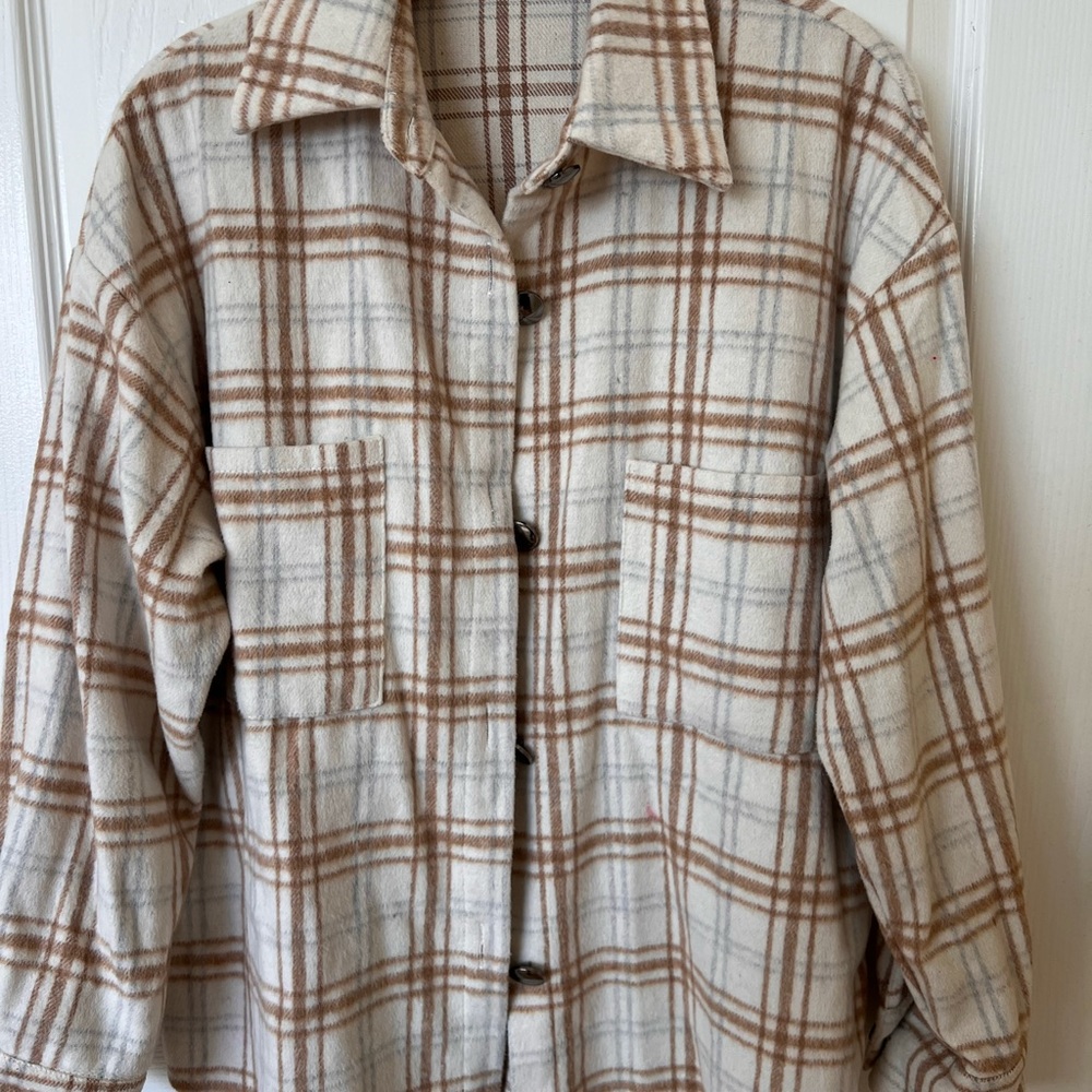 Cream/nude shacket